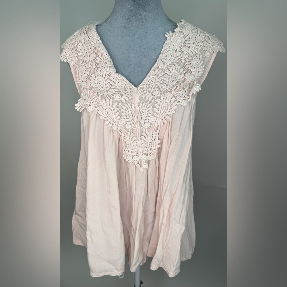 Solitaire Blush Pink Lace Trim Sleeveless Top Medium